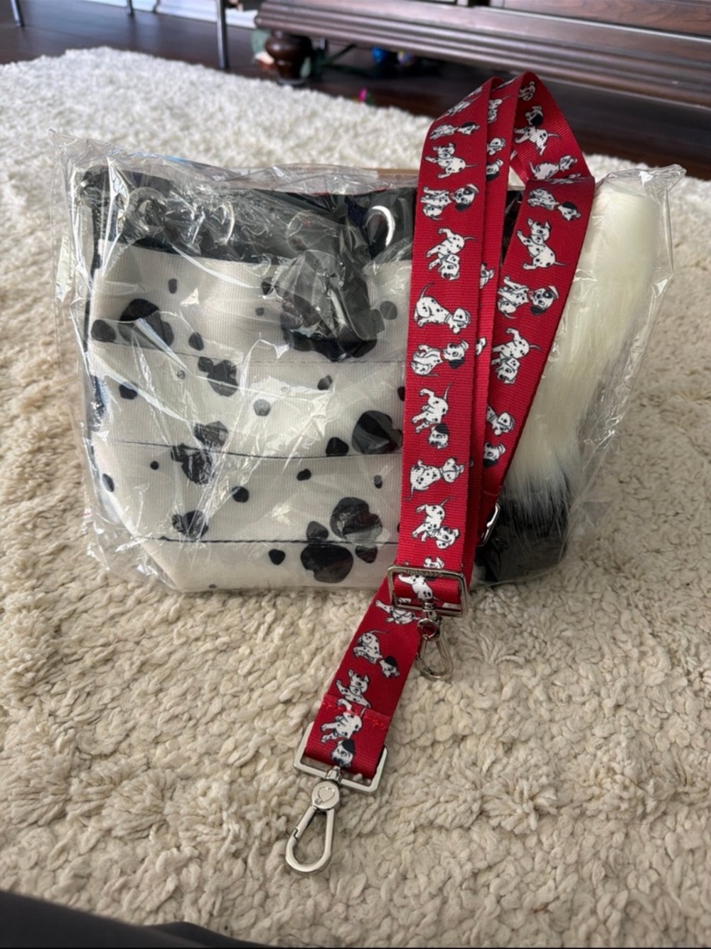 Harvey’s Dalmatians/cruella mini park hopper with Harvey’s Dalmatians strap BNNU